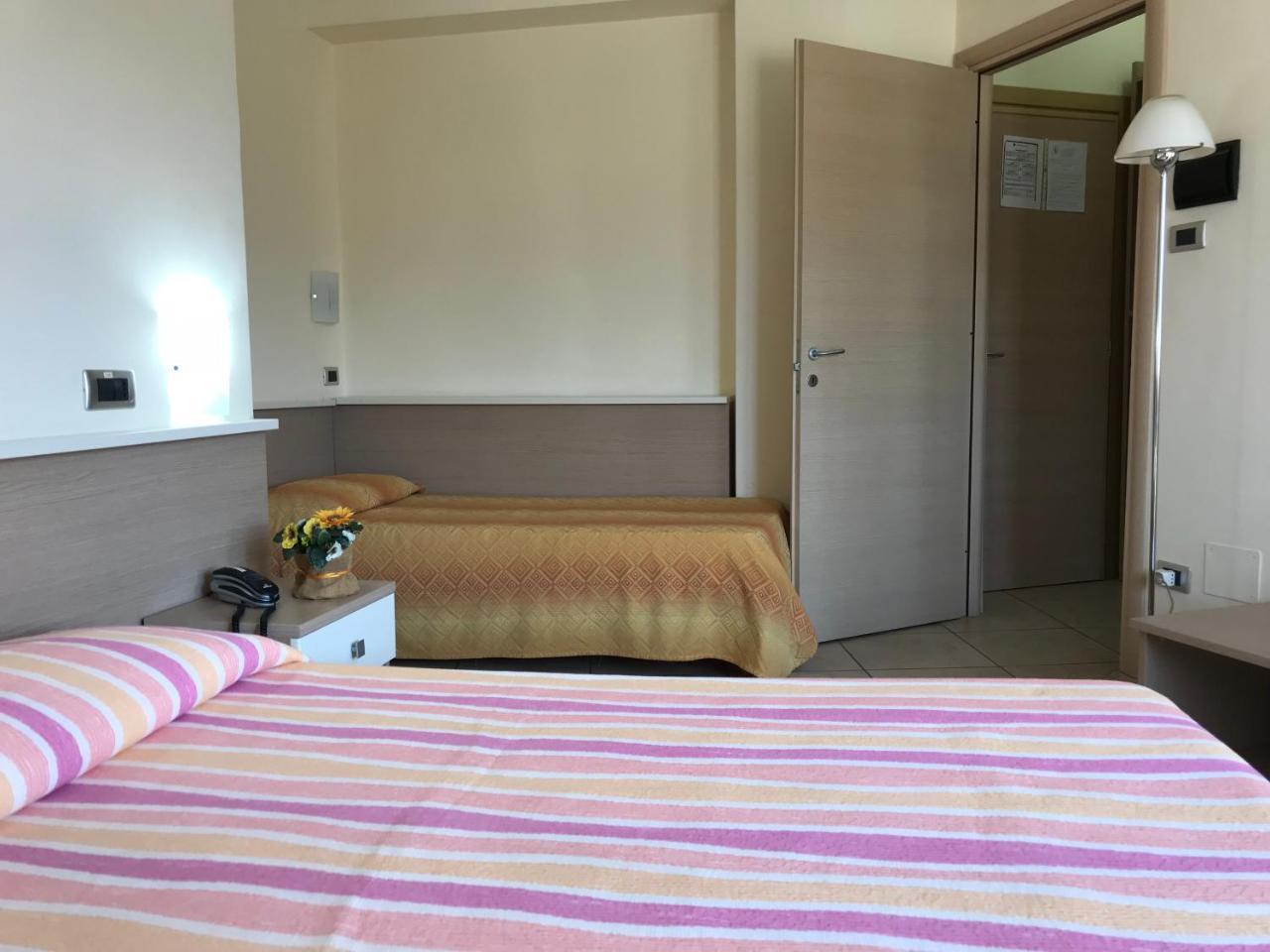 Hotel San Luca Rossano Buitenkant foto